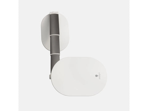 A white and gray foldable table lamp with a "daylight" logo.