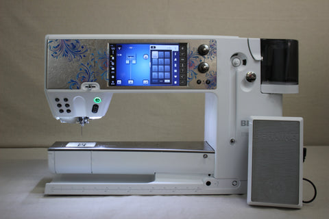 Preowned Bernina 880 PLUS Sewing & Embroidery